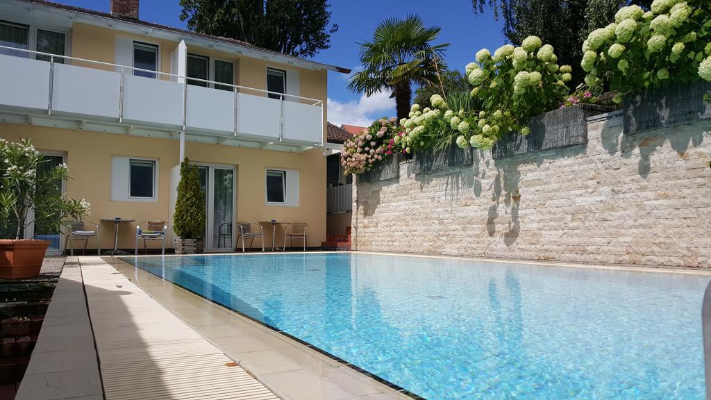 Hotel Alpenblick Garni Uberlingen Buitenkant foto